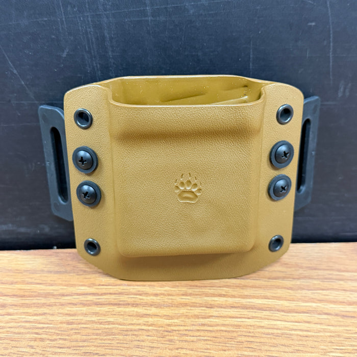 Pre Owned - Bear Tactical TMC Single Mag Holder W/ Belt Loops - Tan