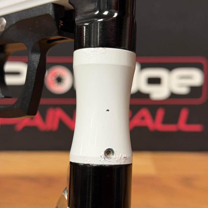 Pre Owned - Azodin KP3 Pump - White Black