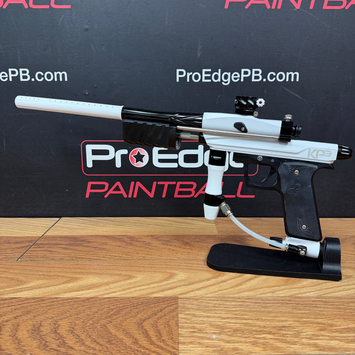 Pre Owned - Azodin KP3 Pump - White Black