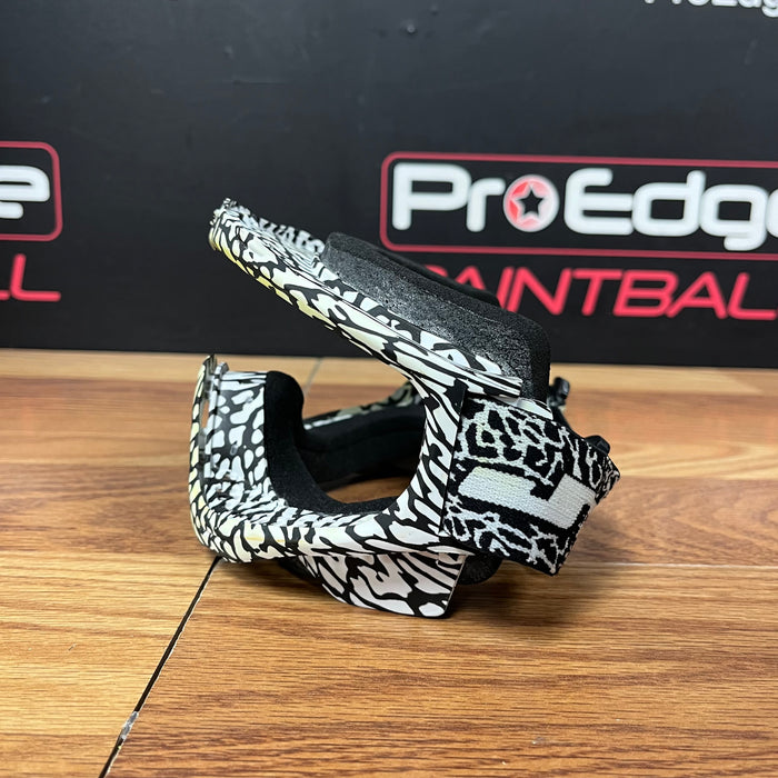 Pre Owned - Proflex Frames - Mastodon Black/White