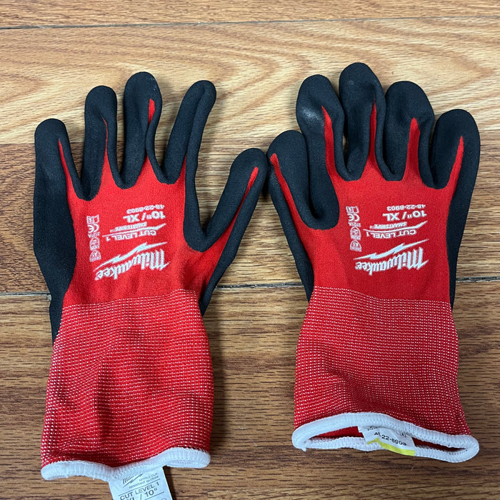 Pre Owned - Milwauke Gloves - Red