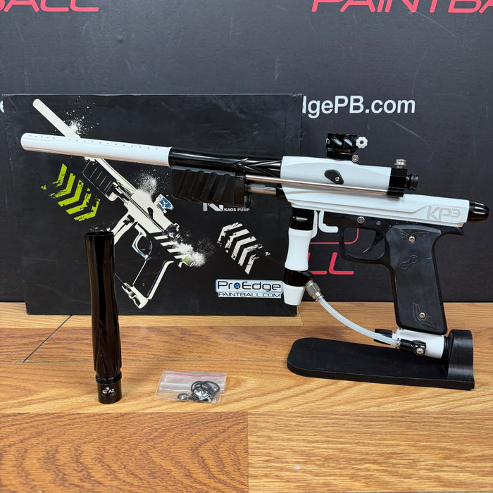 Pre Owned - Azodin KP3 Pump - White Black