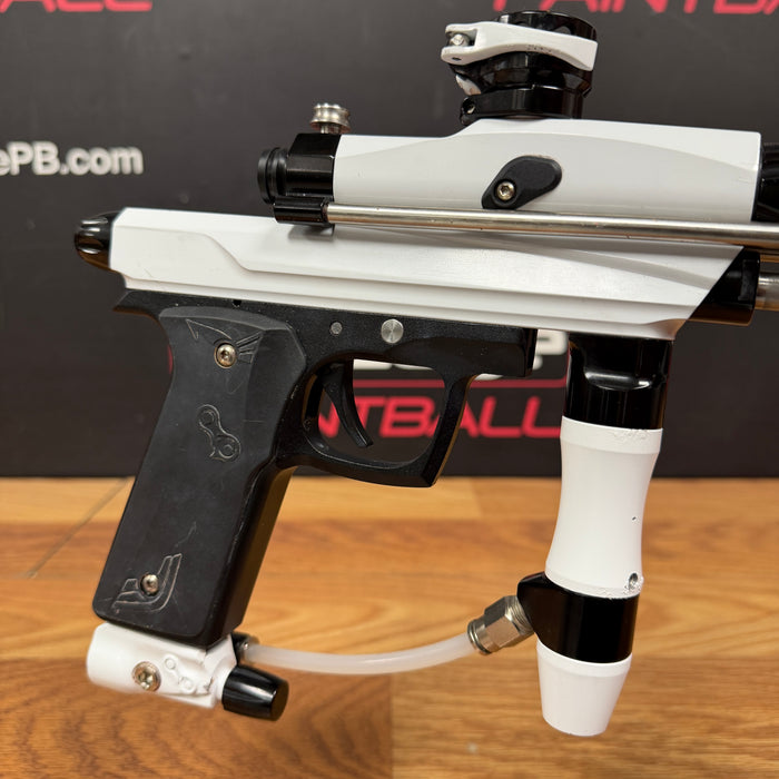 Pre Owned - Azodin KP3 Pump - White Black