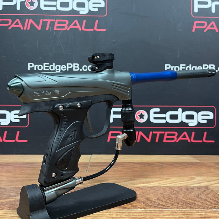 Store Demo - Dye Rize CZR - Grey w/ Blue Barrel Back