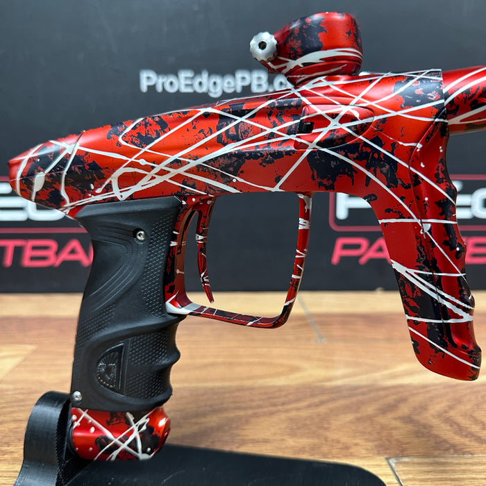 Pre Owned - Luxe TM40 - Red Black White Splash