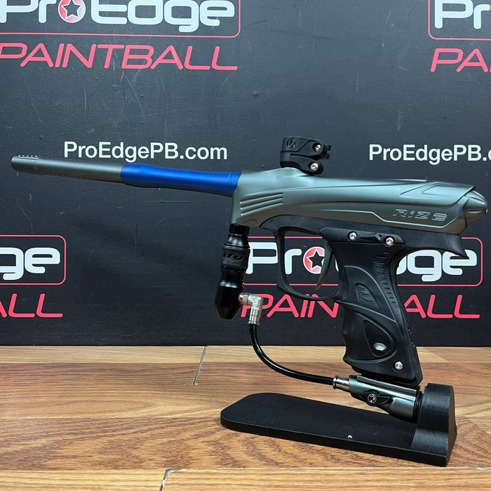 Store Demo - Dye Rize CZR - Grey w/ Blue Barrel Back